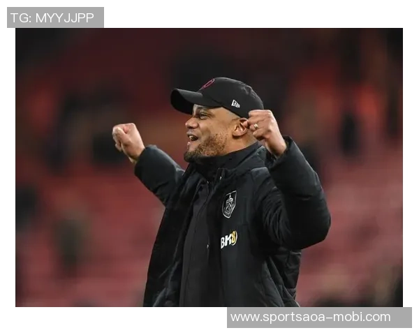 拜仁开季连胜追平AC米兰纪录孔帕尼海报引发球迷热议