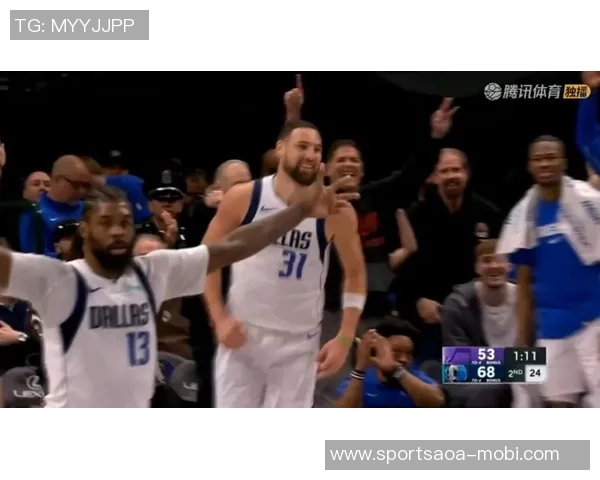 克莱首节火力全开三分球命中率惊人独行侠狂轰42分展现强大攻击力