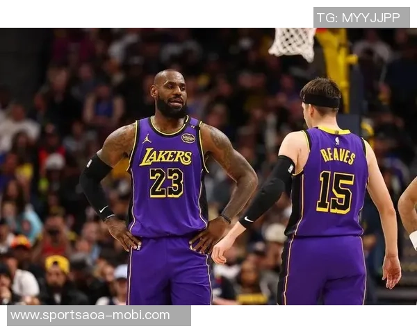 湖人官方推文庆祝里夫斯50分成就加入精英俱乐部的辉煌时刻